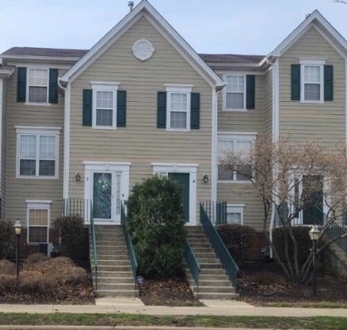 2426 Courtyard Circle #5, Aurora, IL