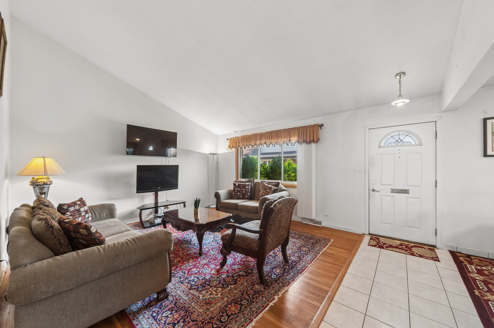 9481 Park Lane, Des Plaines, IL