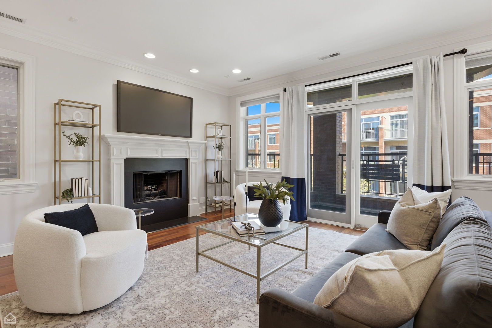 1047 W Monroe Street #3, Chicago, IL