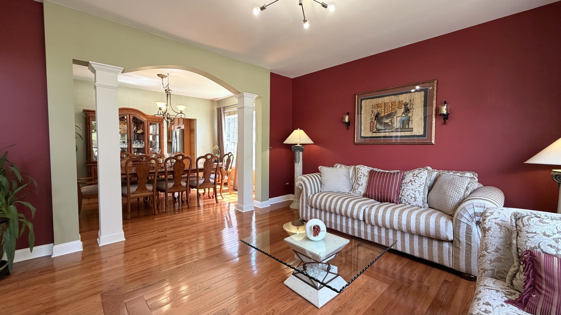 6 Glenview Court, Bolingbrook, IL