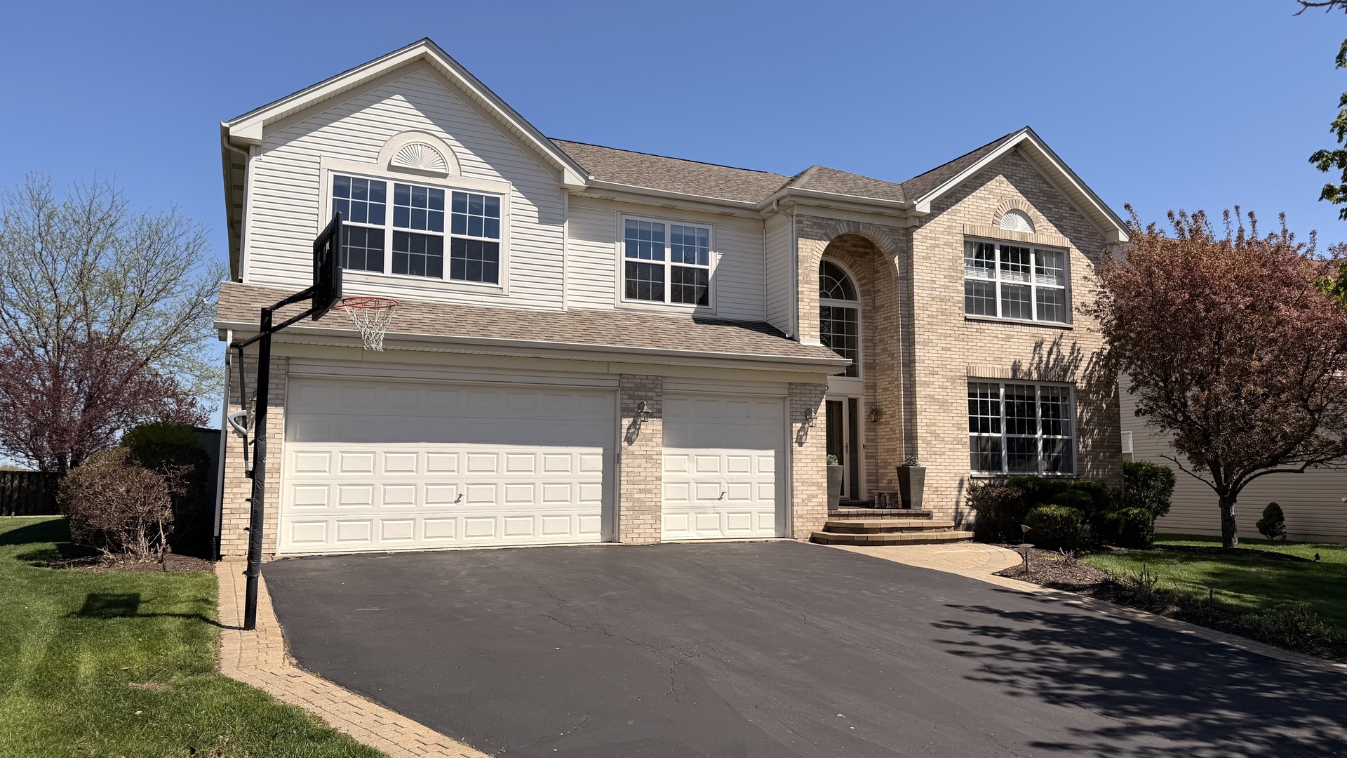 6 Glenview Court, Bolingbrook, IL