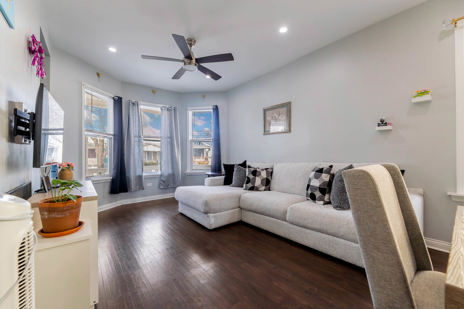 1473 W 73rd Street, Chicago, IL