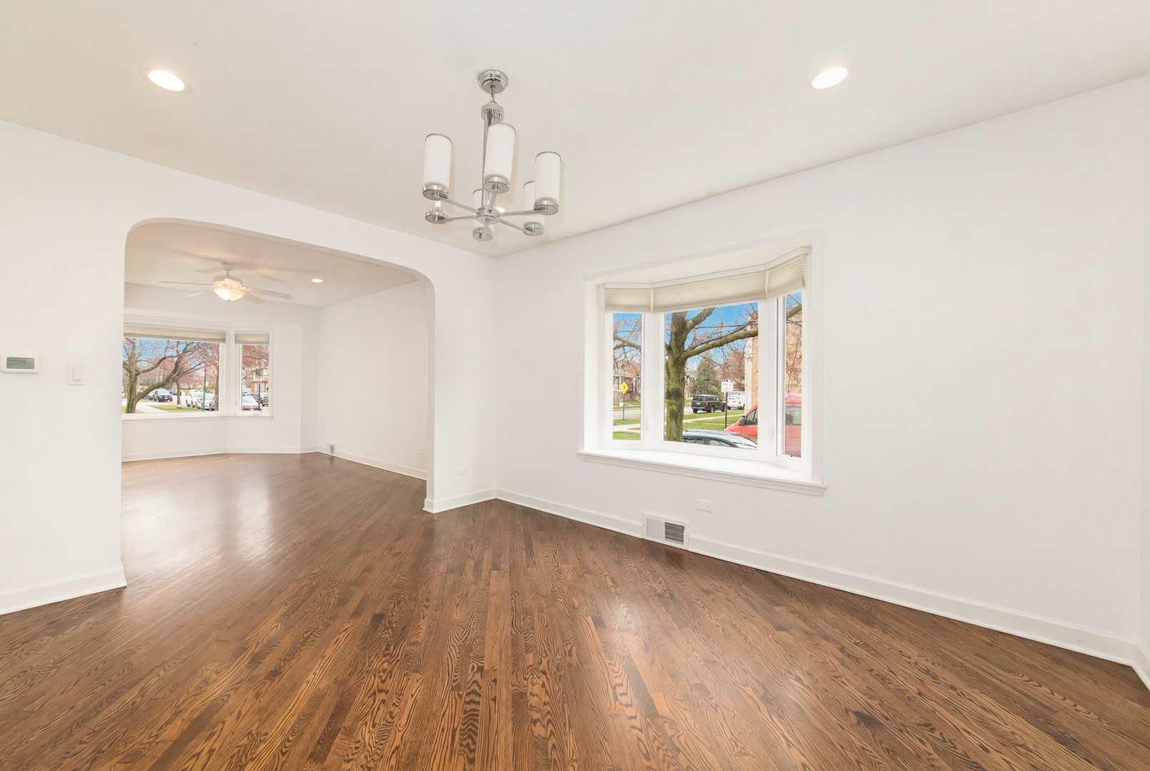 5158 W Carmen Avenue, Chicago, IL