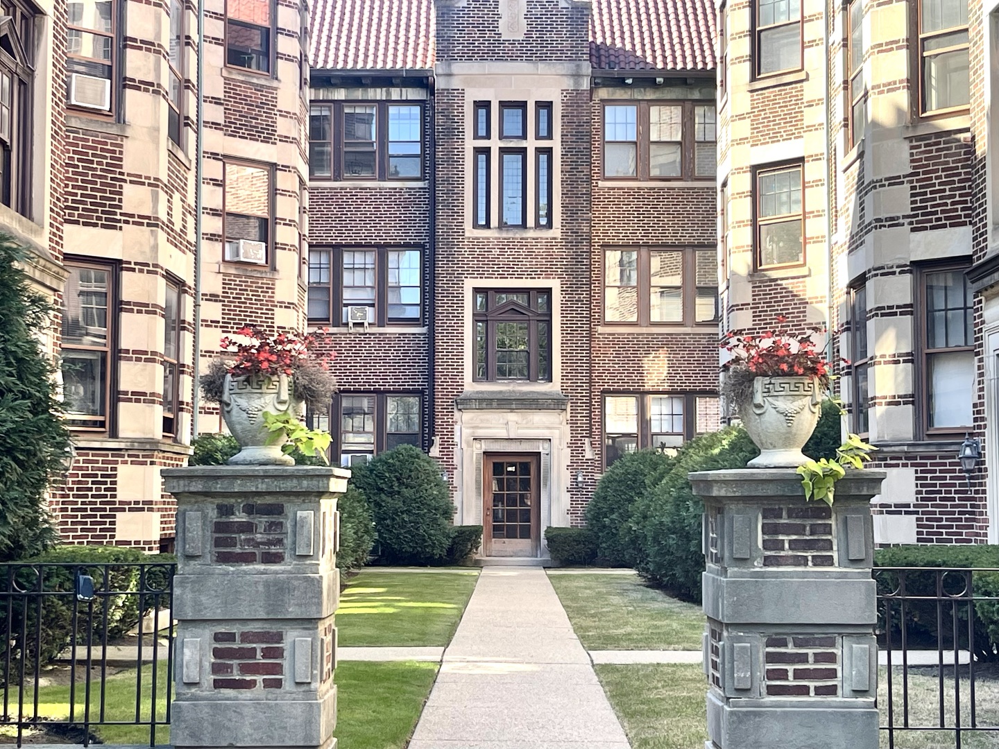 612 Sheridan Road #1, Evanston, IL