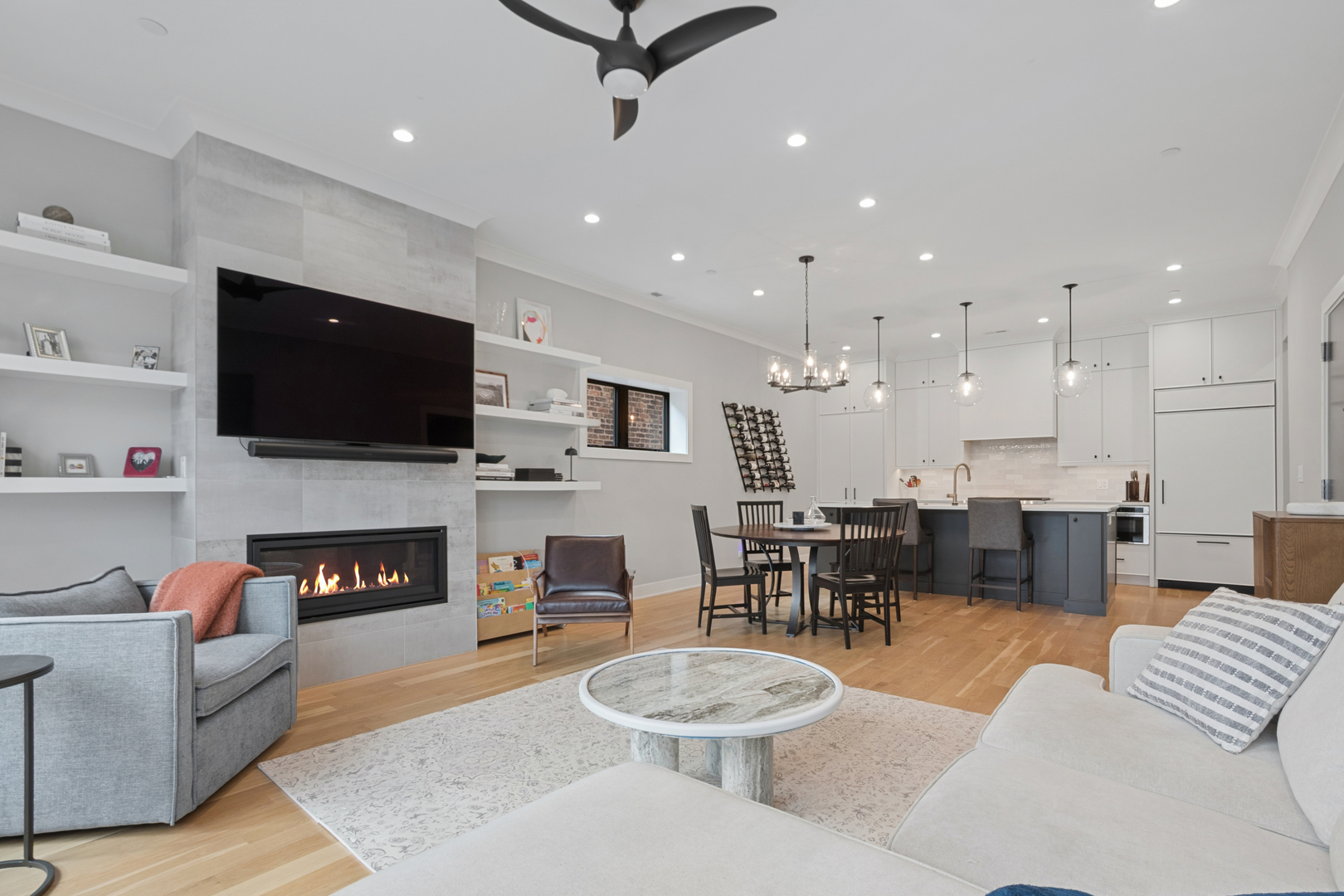 2004 W Addison Street #2W, Chicago, IL