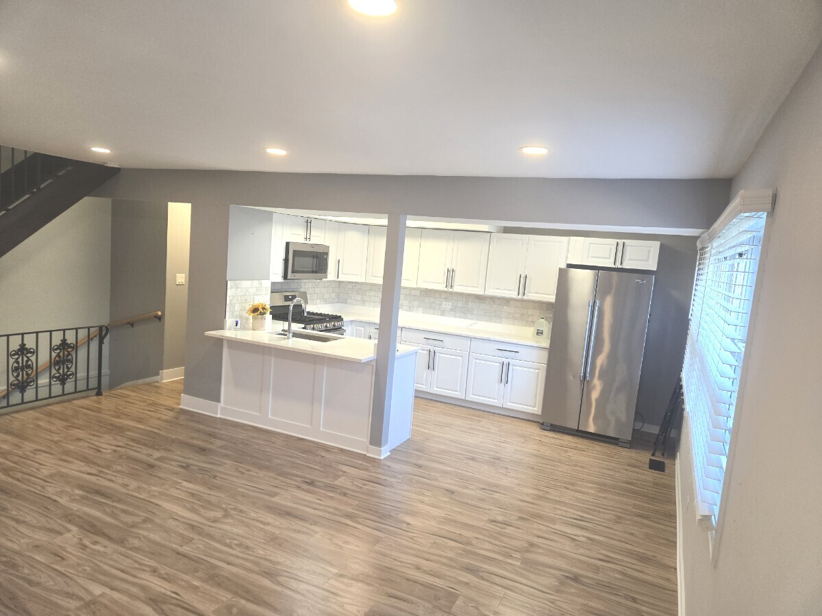 360 Inverrary Lane, Deerfield, IL