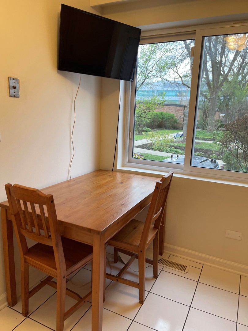 1534 Palmgren Drive, Glenview, IL