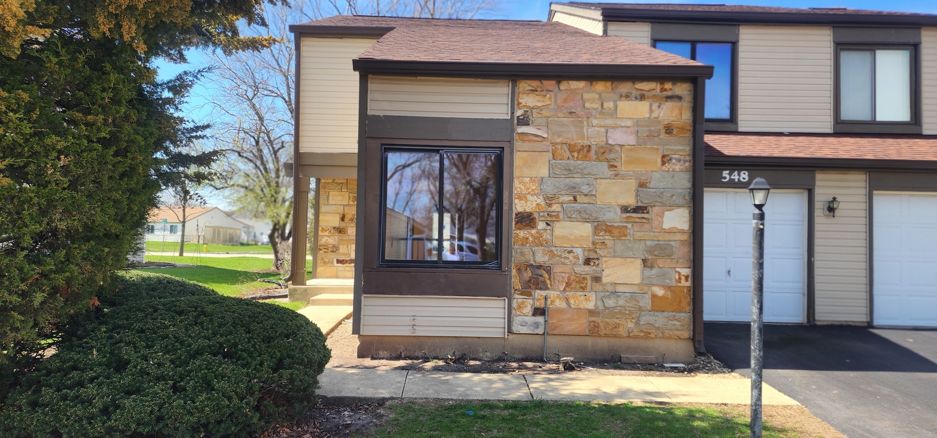 548 Alton Court, Carol Stream, IL