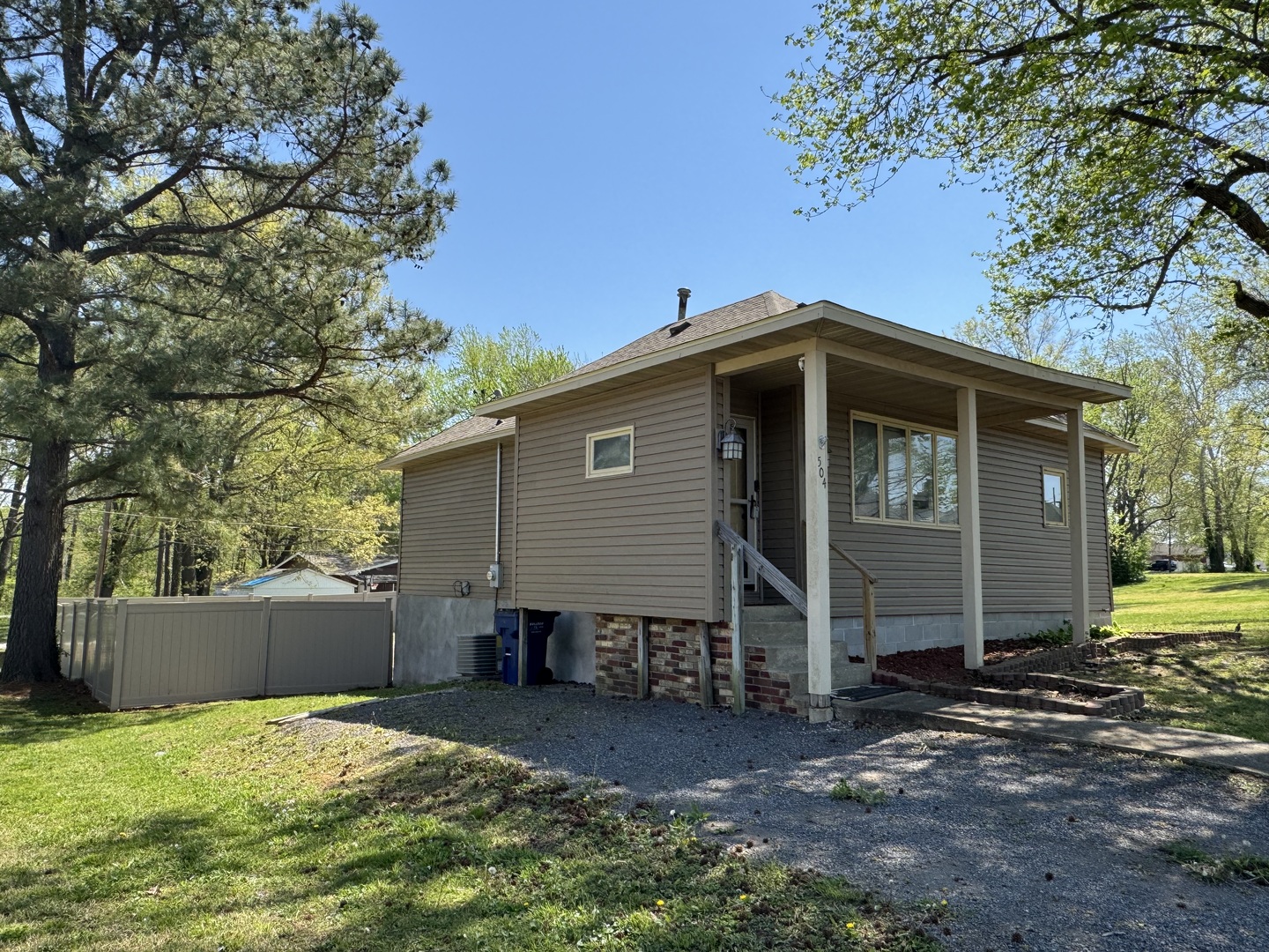 504 S Sunny Slope Street, West Frankfort, IL