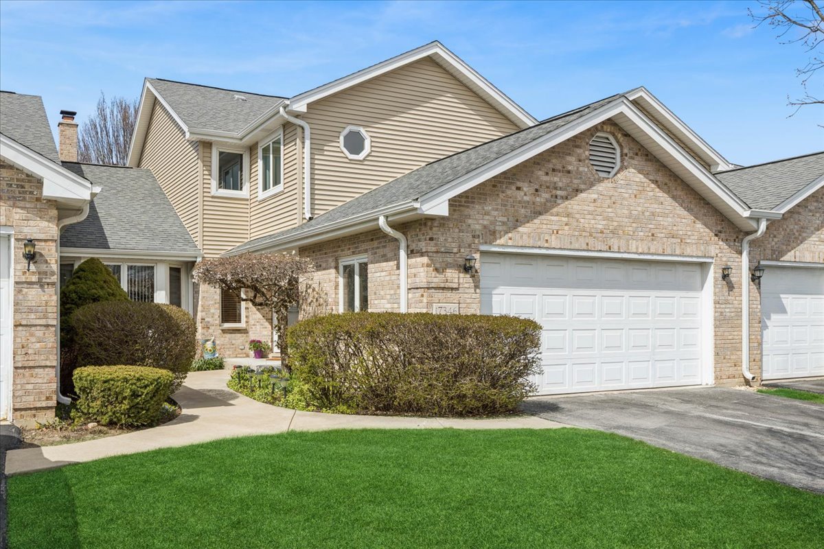 17346 Brook Crossing Court, Orland Park, IL