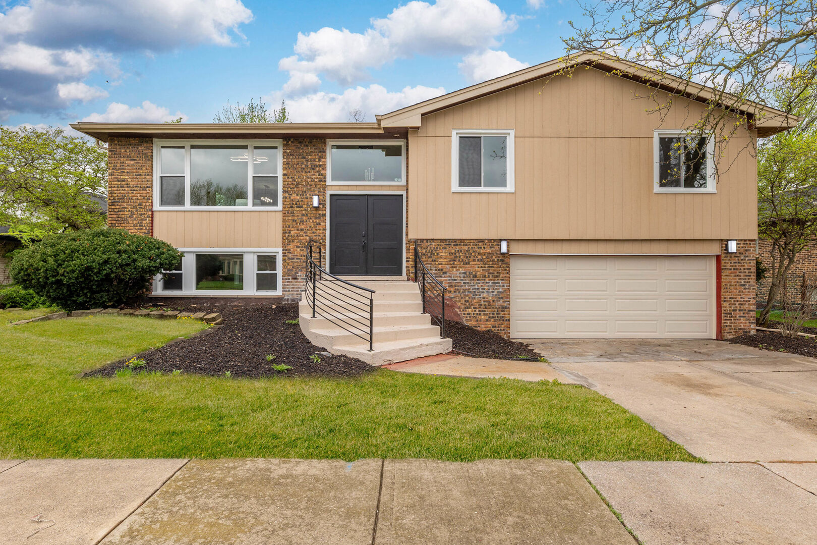 252 S Ellis Avenue, Glenwood, IL