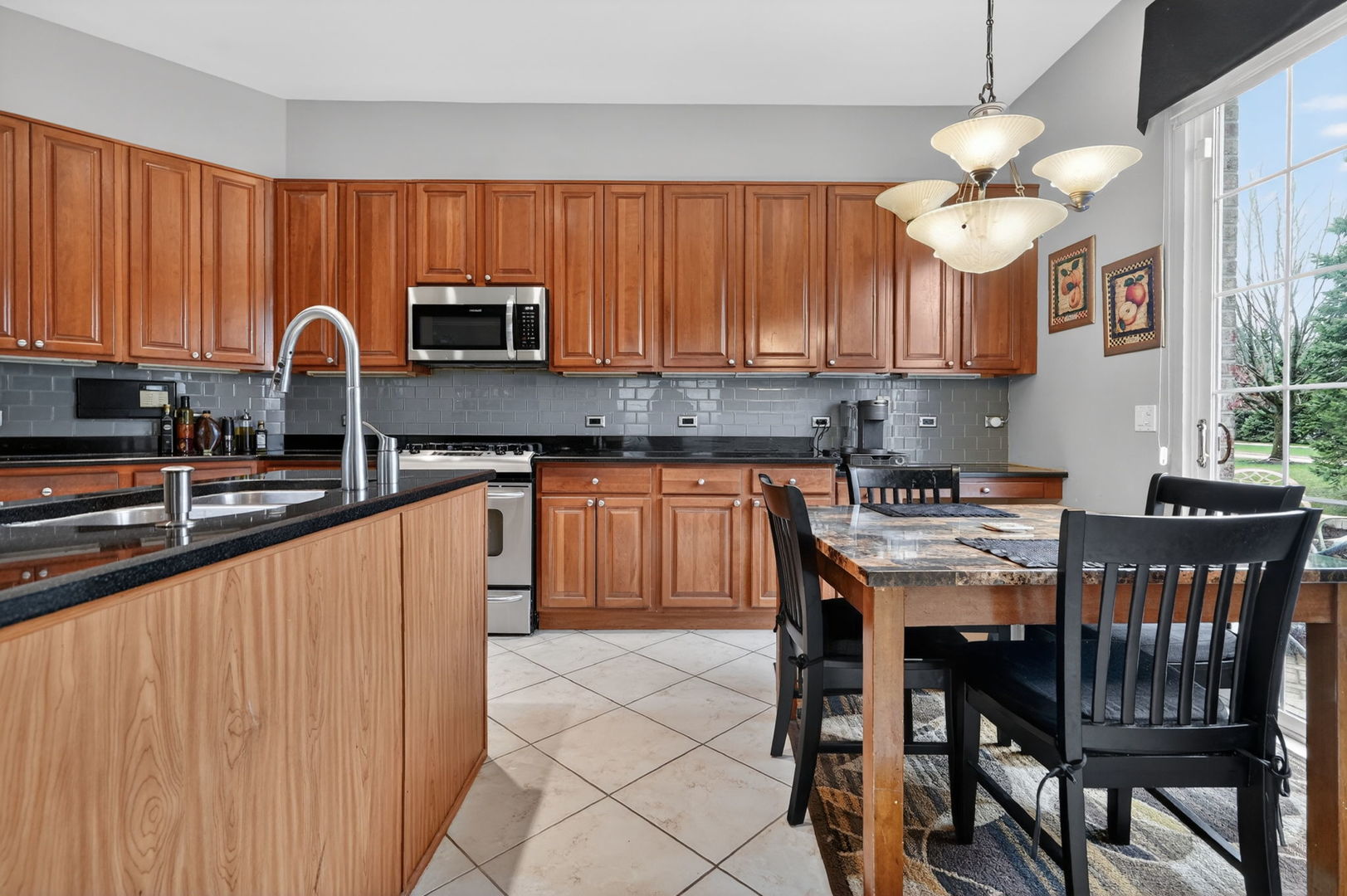 2072 Inverness Drive, Vernon Hills, IL