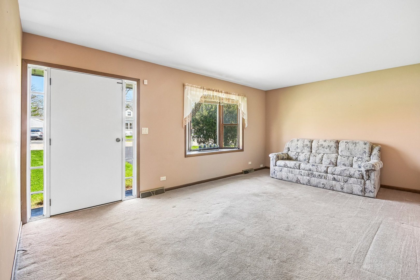 407 Fairfield Drive, Island Lake, IL