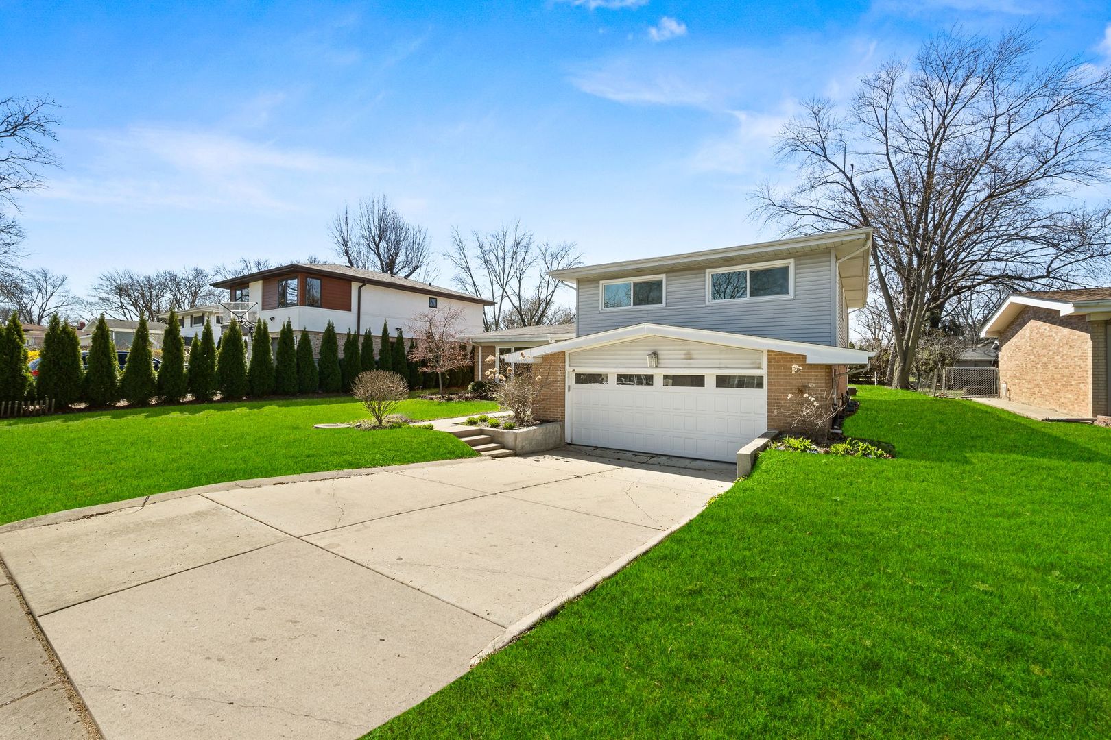 215 HIBBARD Road, Wilmette, IL