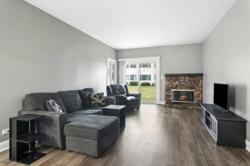 927 Hidden Lake Drive, Buffalo Grove, IL