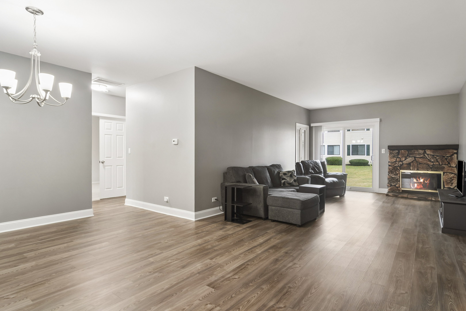 927 Hidden Lake Drive, Buffalo Grove, IL