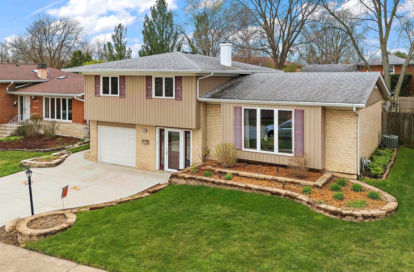 15120 Spruce Lane, Oak Forest, IL