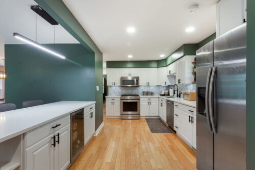 920 W Firestone Drive, Hoffman Estates, IL