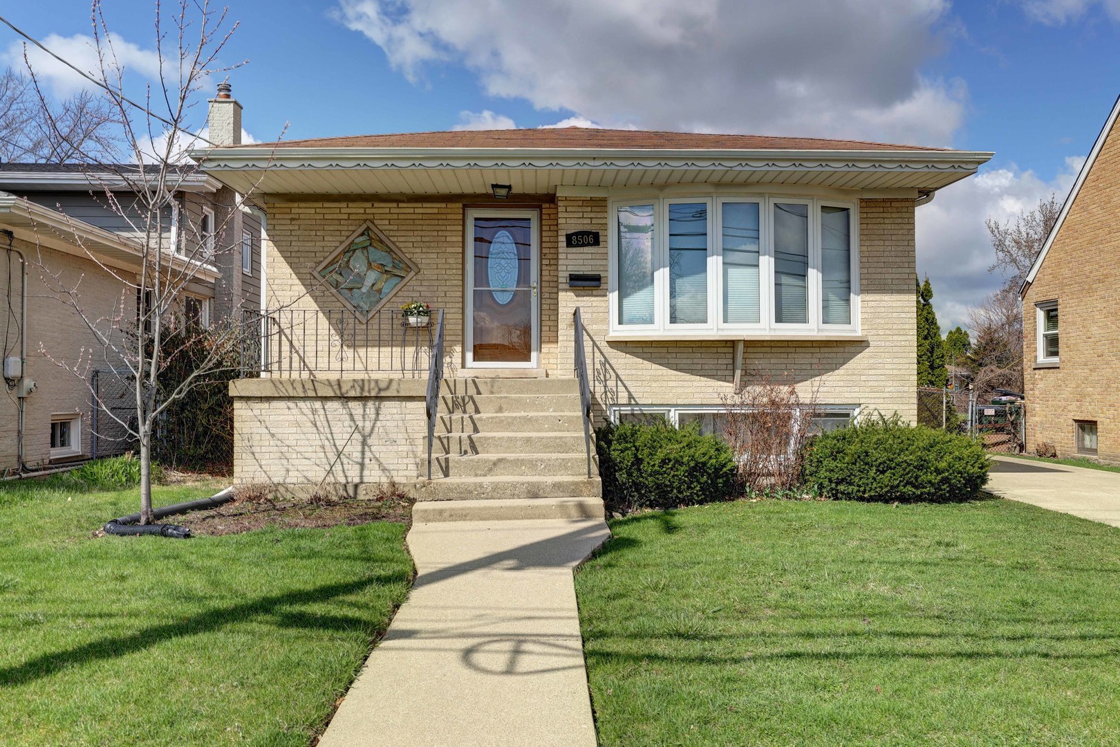 8506 N Greenwood Avenue, Niles, IL