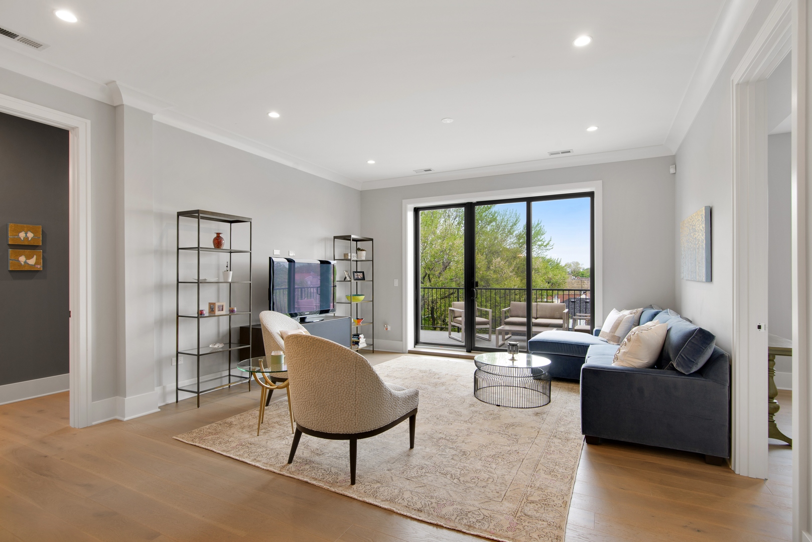 3808 N Lincoln Avenue #404, Chicago, IL