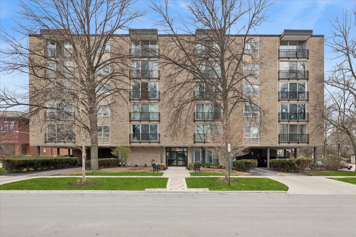 424 Park Avenue #501, River Forest, IL