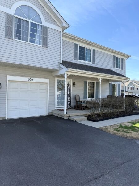 100 Village Creek Drive, Lake In The Hills, IL