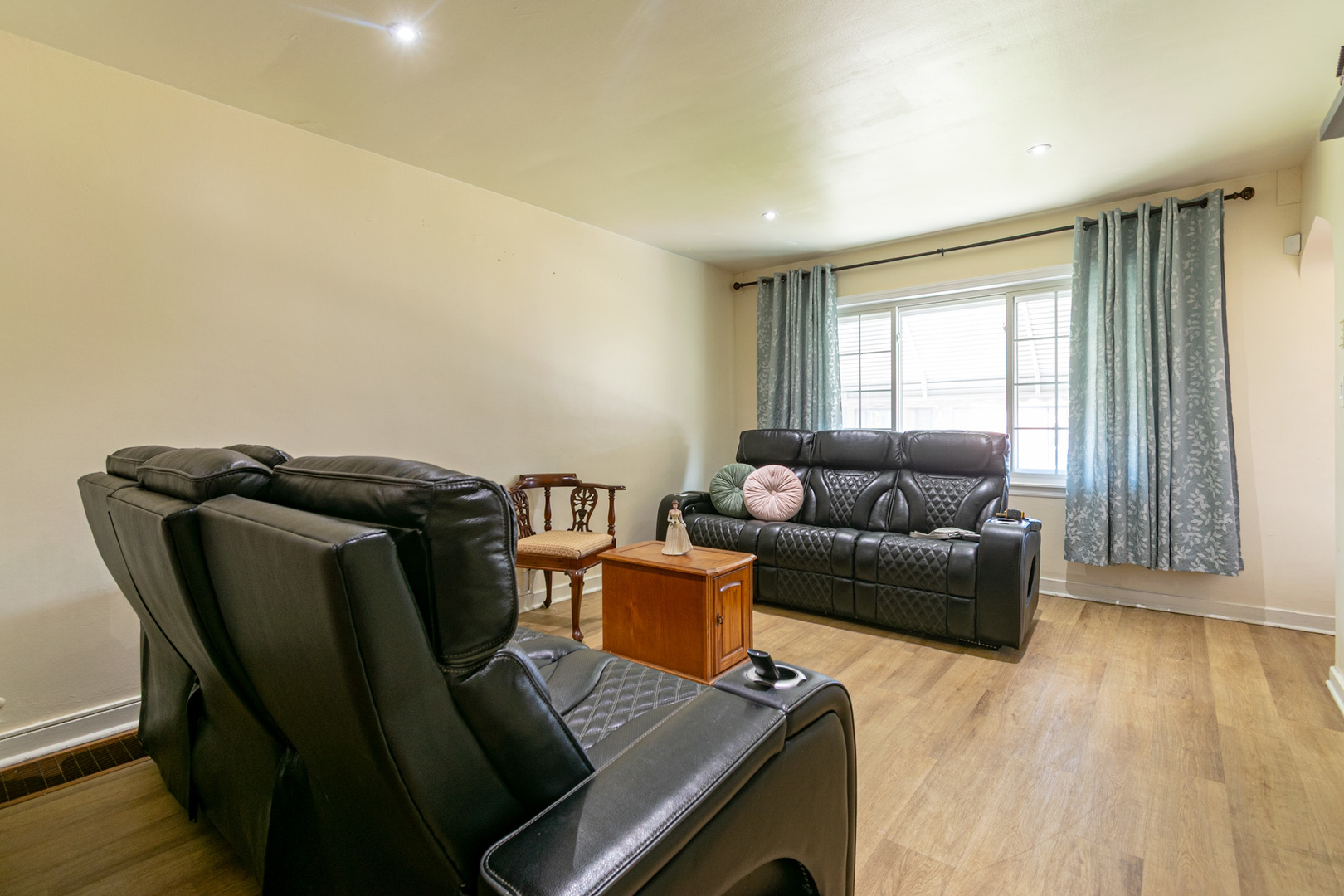 6824 S Kildare Avenue, Chicago, IL
