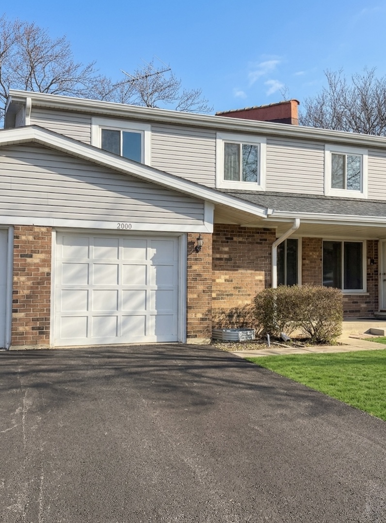 2000 N Hancock Drive, Palatine, IL