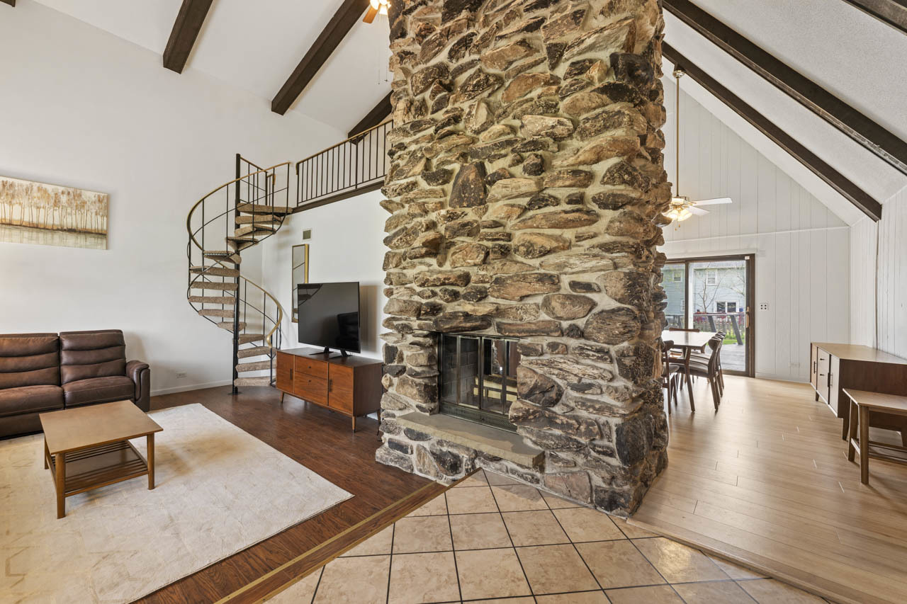 1033 Blackburn Street, Gurnee, IL