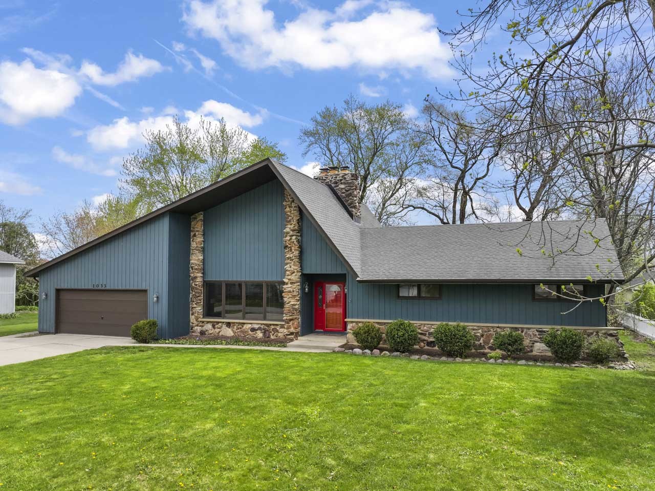 1033 Blackburn Street, Gurnee, IL