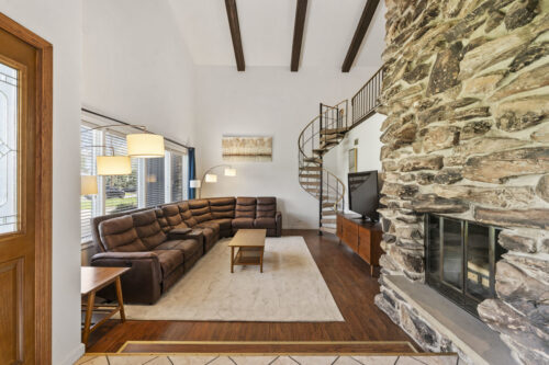 1033 Blackburn Street, Gurnee, IL