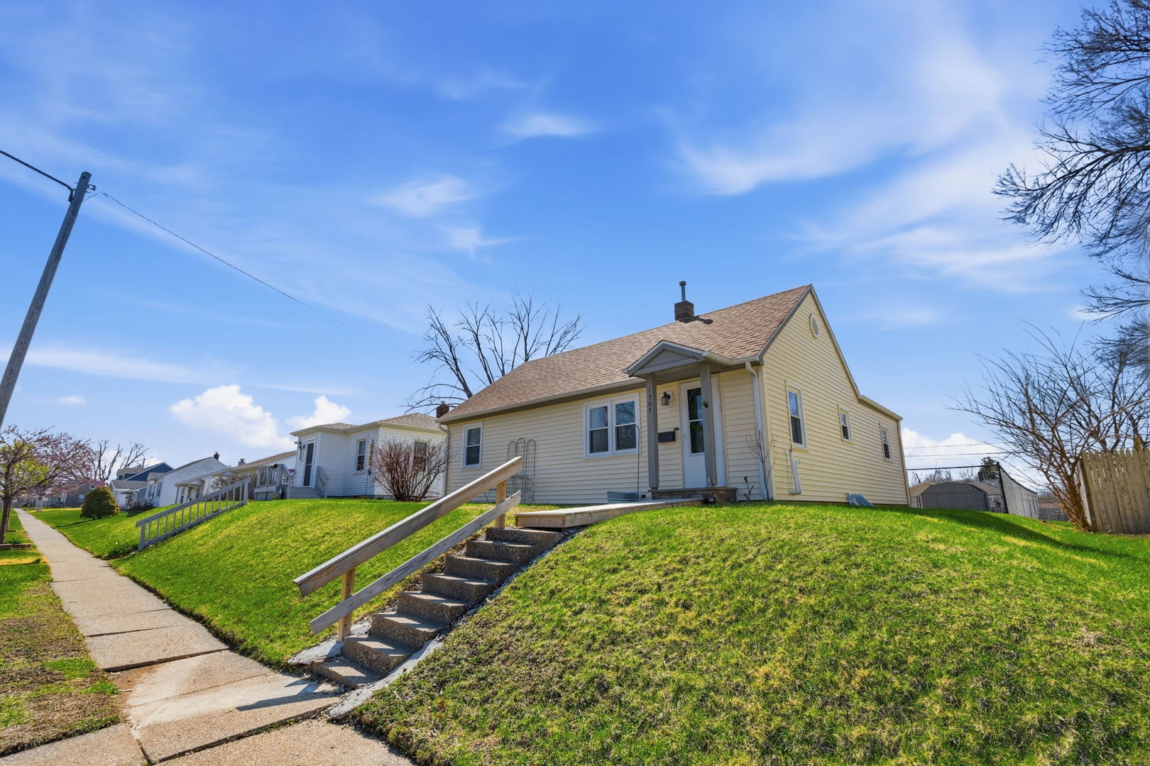 1507 W 38th Street, Davenport, IA