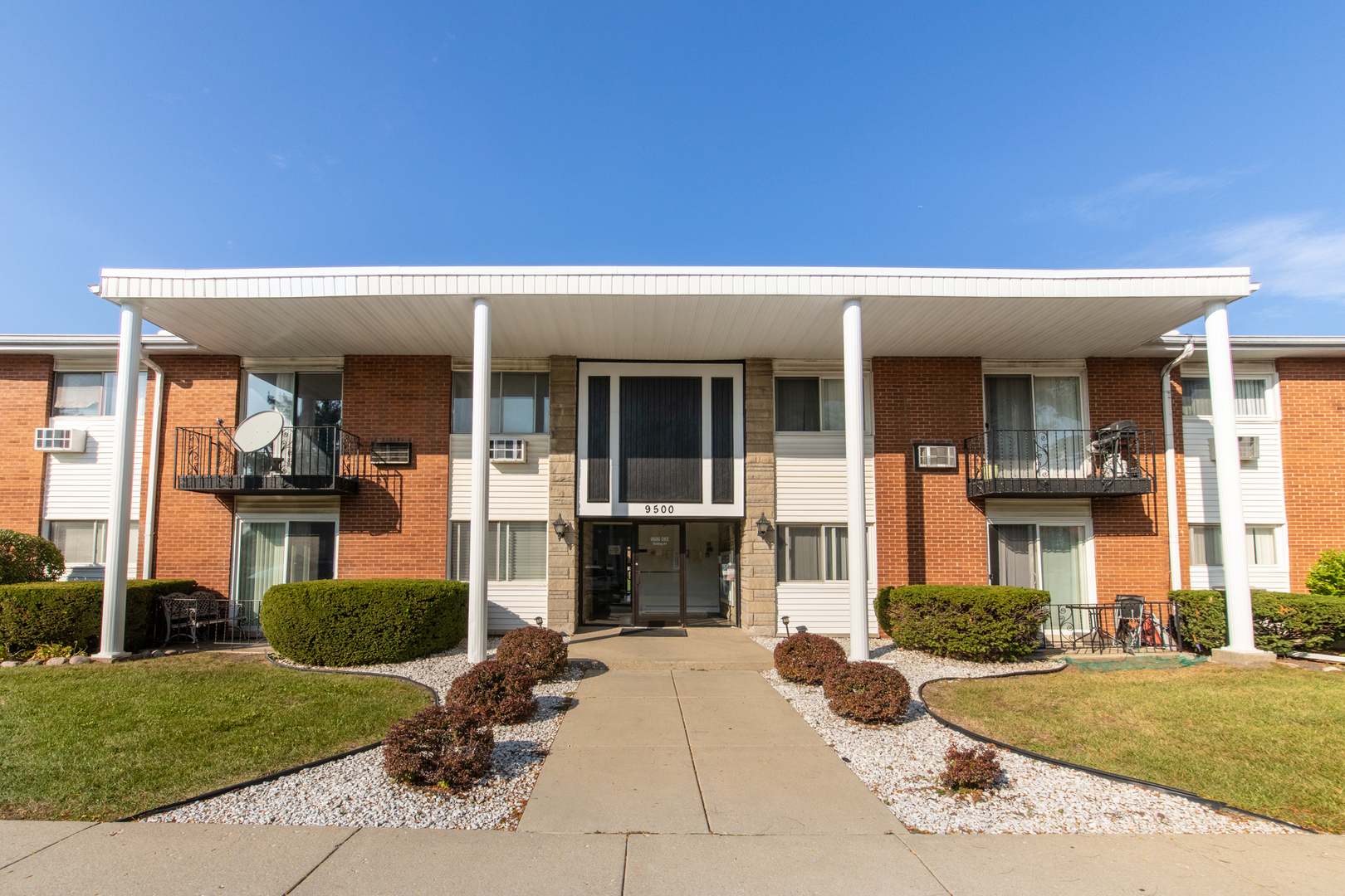 9500 Dee Road #202B, Des Plaines, IL