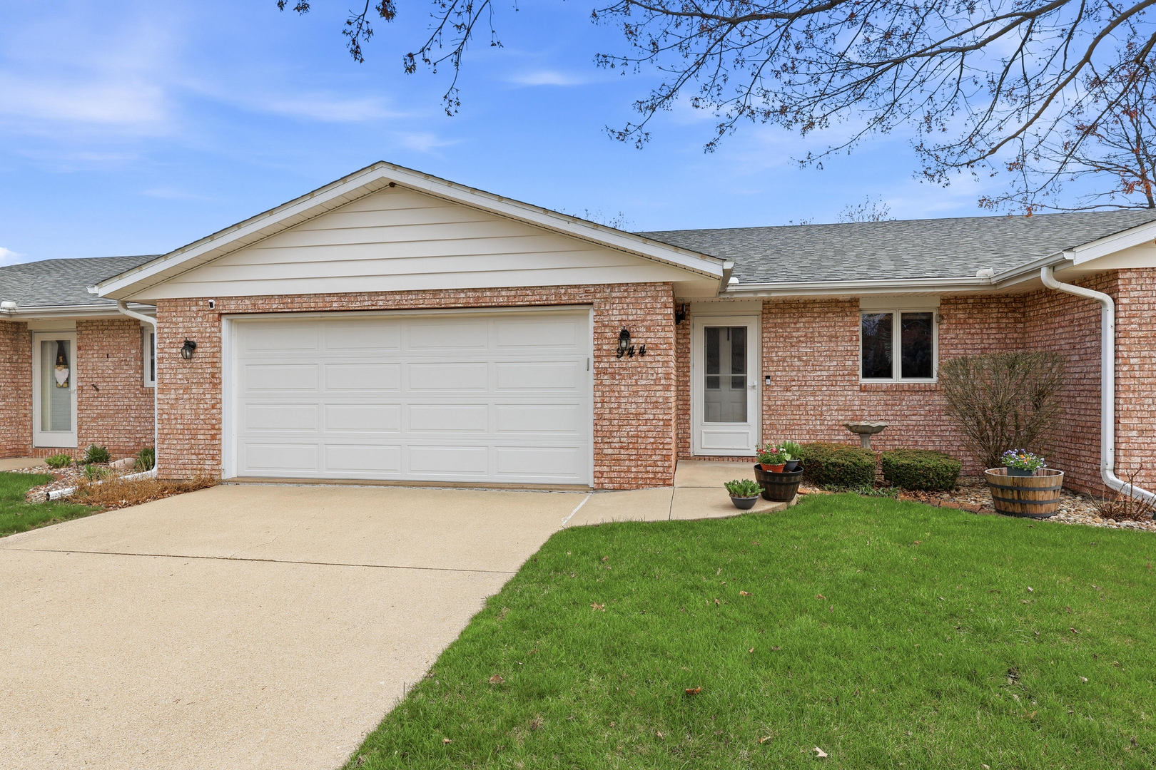 944 S Iowa Street #2, Geneseo, IL