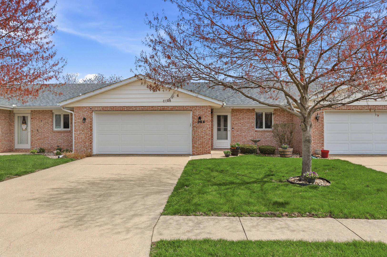 944 S Iowa Street #2, Geneseo, IL