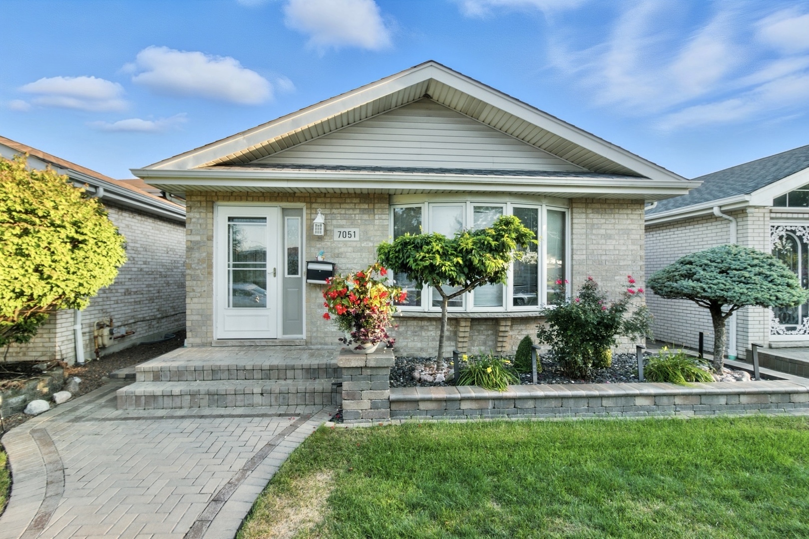 7051 W 64th Place, Chicago, IL