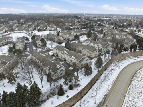 171 Monarch Drive, Streamwood, IL