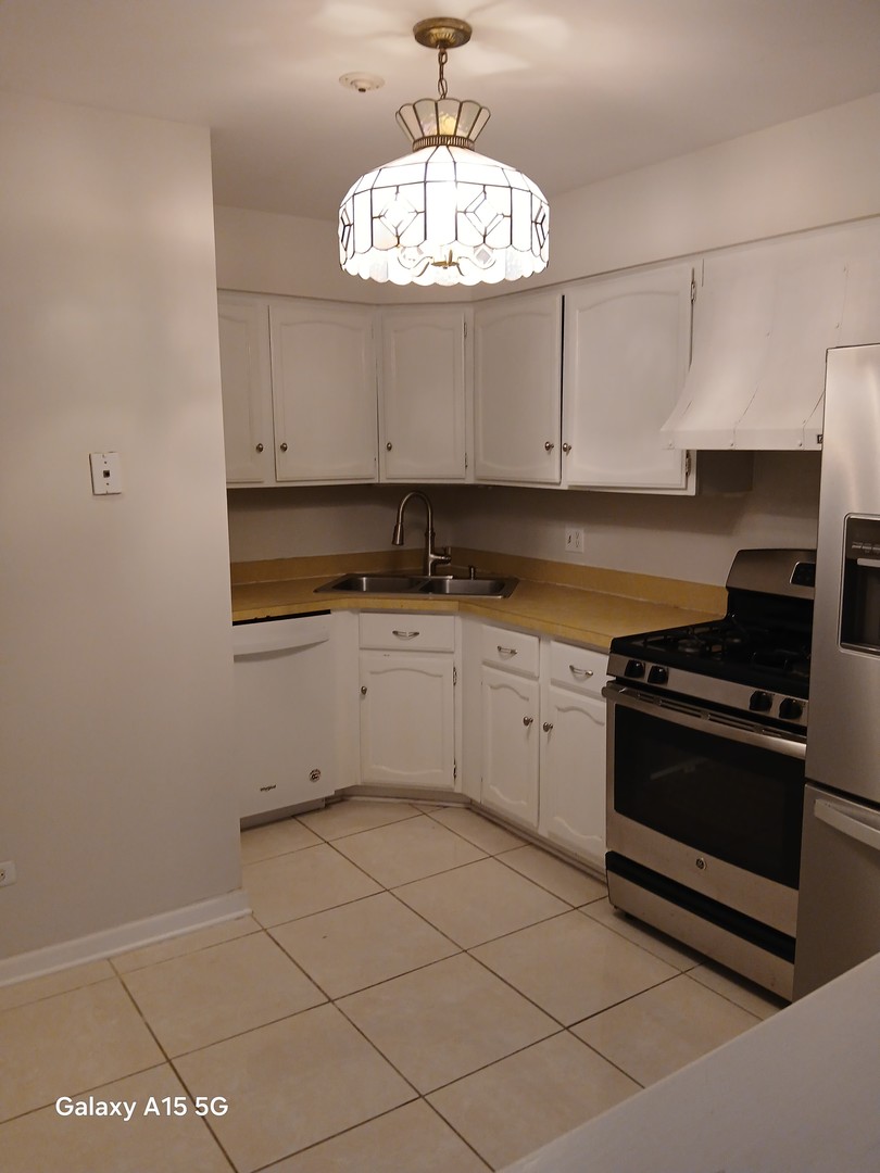 11 Parkside Court #6, Vernon Hills, IL