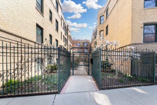 7033 N Sheridan Road #2N, Chicago, IL