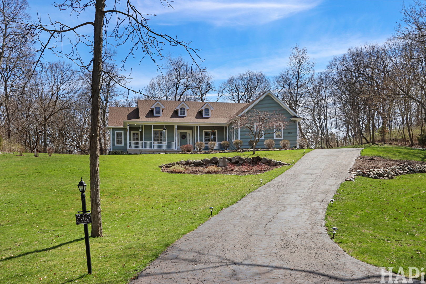 3315 Sherwood Forest Drive, Spring Grove, IL