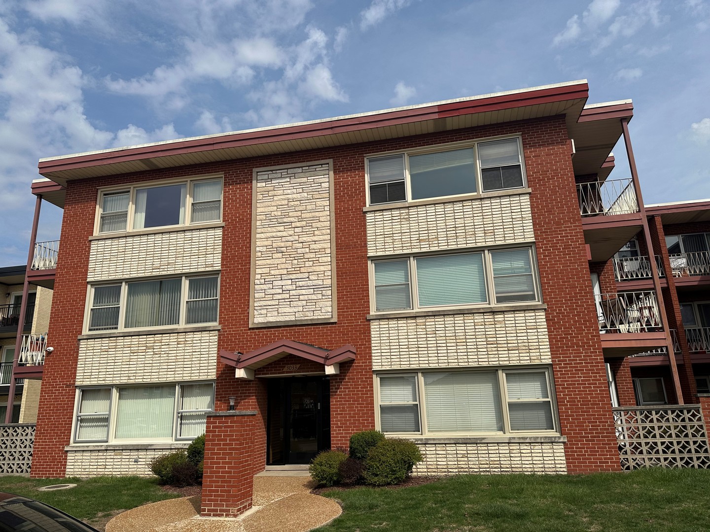 3033 Paris Avenue #303, River Grove, IL