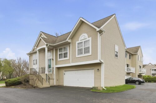 2861 Shelly Lane, Aurora, IL