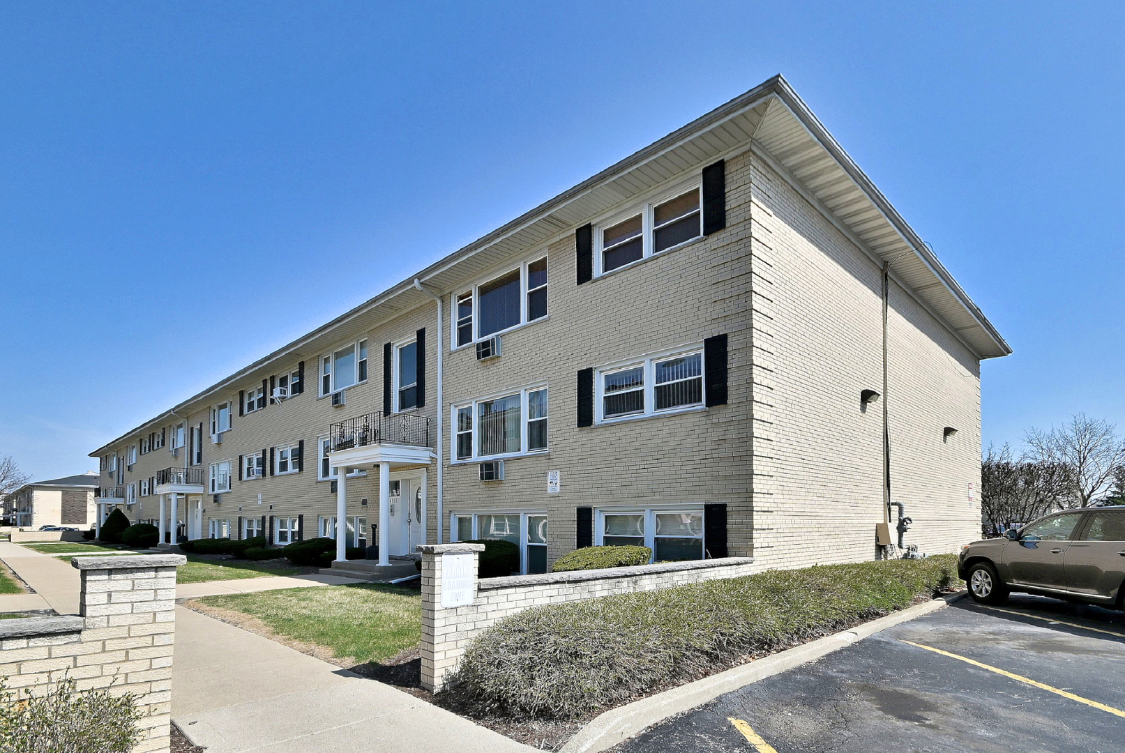 4932 N Leonard Drive #2A, Norridge, IL