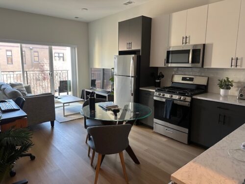 3204 N Clifton Avenue #404, Chicago, IL