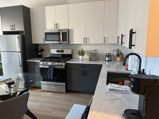 3204 N Clifton Avenue #404, Chicago, IL