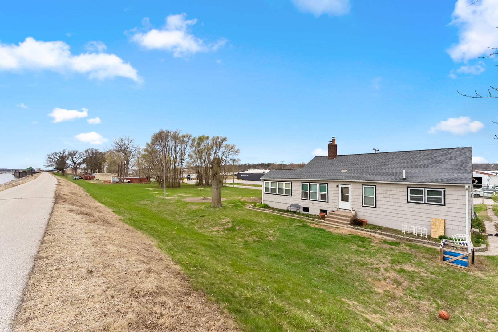 4003 Elm Street, Bettendorf, IA