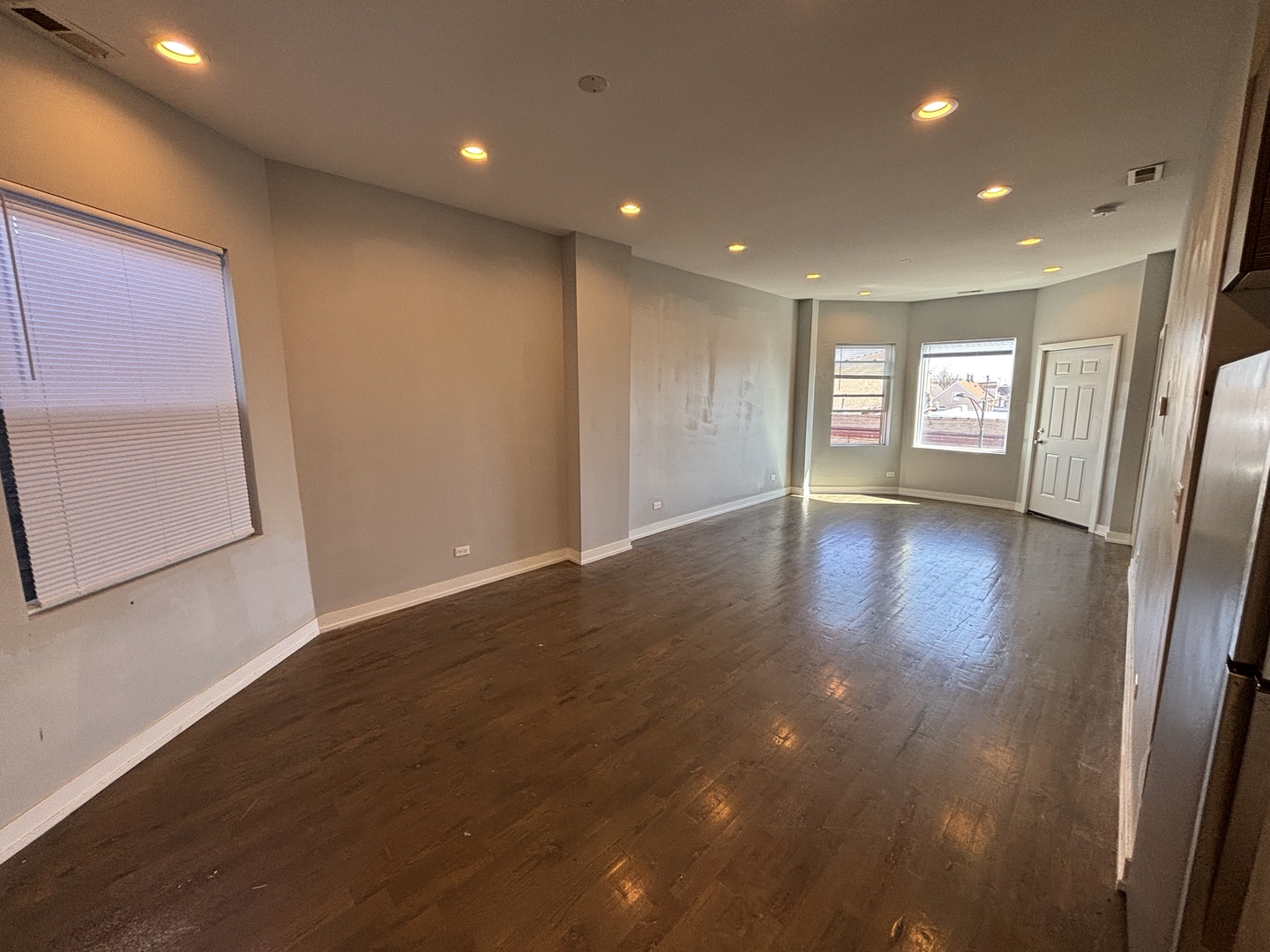 2750 W Cermak Road #3F, Chicago, IL