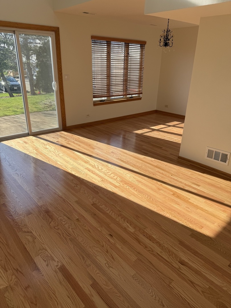 8316 HIGHPOINT Circle #E, Darien, IL