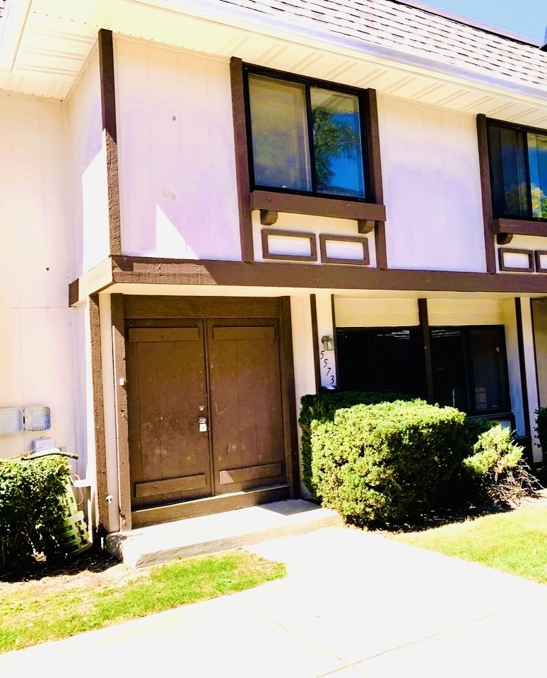 5573 Court F, Hanover Park, IL