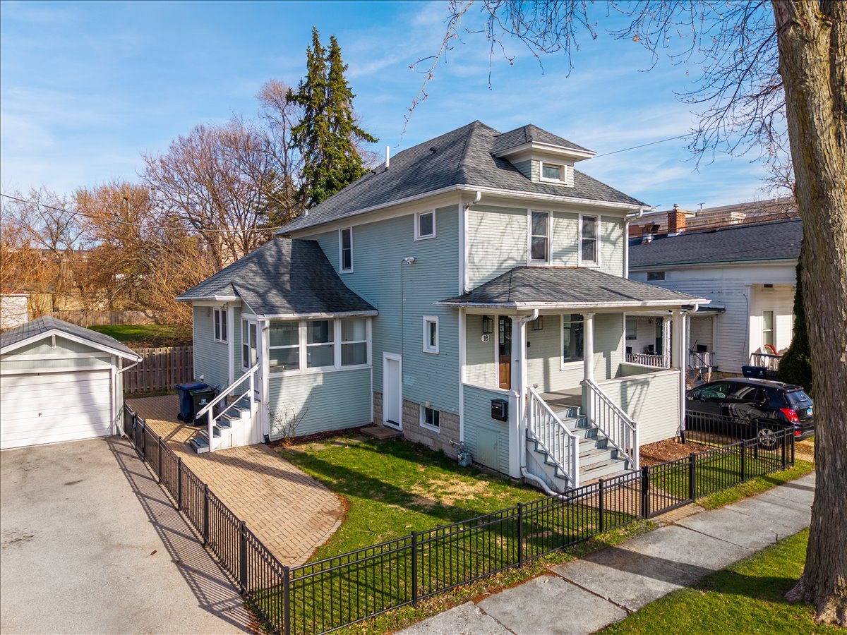 18 N Main Street, Naperville, IL